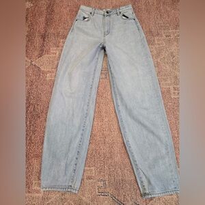 Rolla’s genie super high rise 80’s balloon leg light wash jeans 26/2